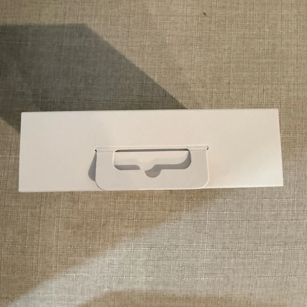 Oura Ring 4 in Elegant Silver